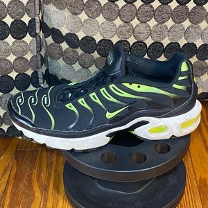 Air Max Plus GS 'Black Volt' Sneakers Black/Green